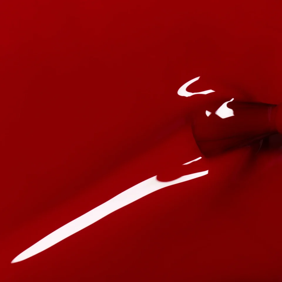 Nagų lako manucurist Red Velvet tepimas- sodrus raudonas atspalvis