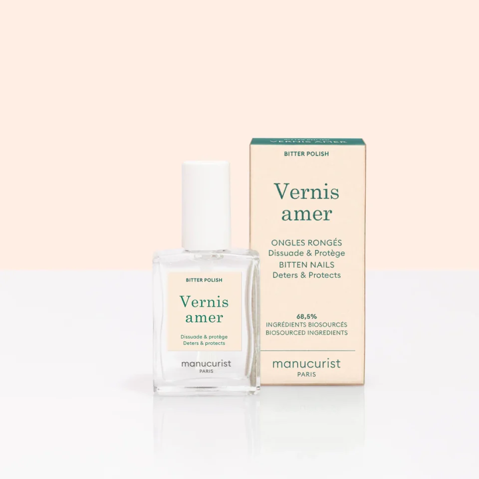 „Manucurist Vernis Amer“ – karčiojo lako formulė, skirta atpratinti nuo nagų kramtymo ir apsaugoti nagus.