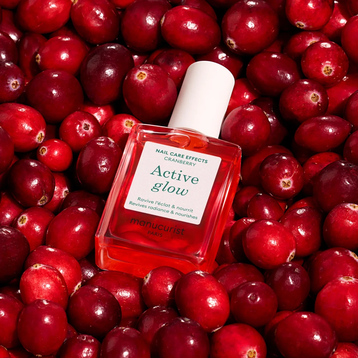Active Glow™ Cranberry nagų stipriklis tarp šviežių spanguolių – ingredientų inspiracija