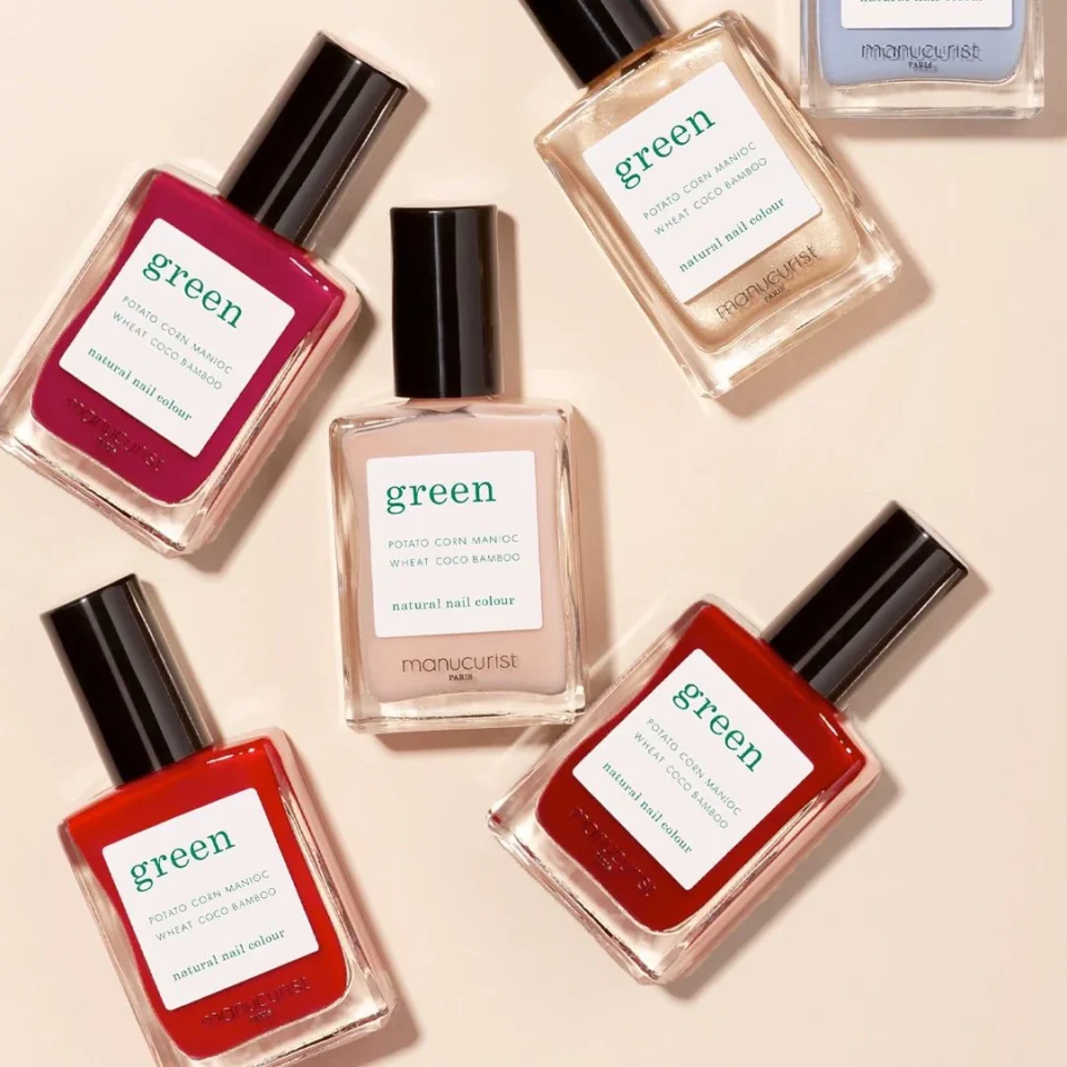 Manucurist Green natūralus nagų lakas. ivairių spalvų buteliukai